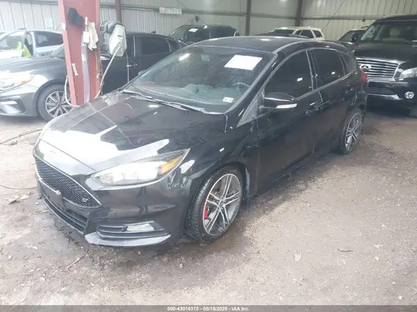 1FADP3L90JL256945 2018 FORD FOCUS ST - Image 2