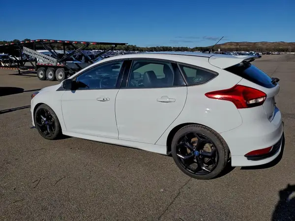 1FADP3L90JL274412 2018 FORD FOCUS - Image 2