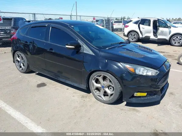 1FADP3L91HL223141 2017 FORD FOCUS - Image 1