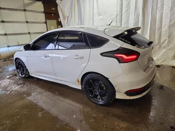 1FADP3L91HL228940 2017 FORD FOCUS - Image 2