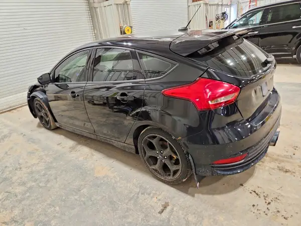 1FADP3L91HL306777 2017 FORD FOCUS - Image 2
