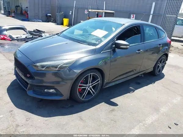 1FADP3L91HL348950 2017 FORD FOCUS ST - Image 2