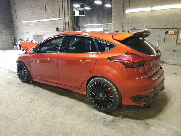 1FADP3L91JL239541 2018 FORD FOCUS - Image 2