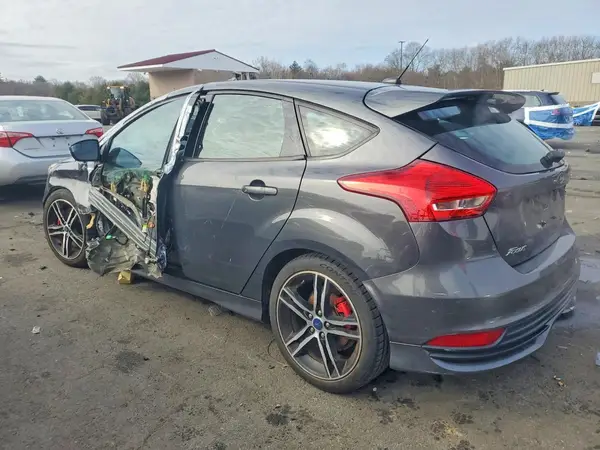 1FADP3L91JL306381 2018 FORD FOCUS - Image 2