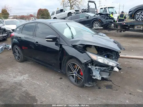 1FADP3L92JL229956 2018 FORD FOCUS - Image 1