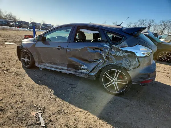 1FADP3L92JL256803 2018 FORD FOCUS - Image 2