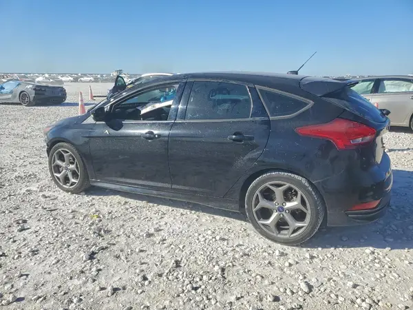 1FADP3L92JL269485 2018 FORD FOCUS - Image 2