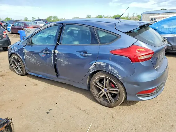 1FADP3L93JL225950 2018 FORD FOCUS - Image 2