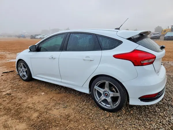1FADP3L93JL247074 2018 FORD FOCUS - Image 2