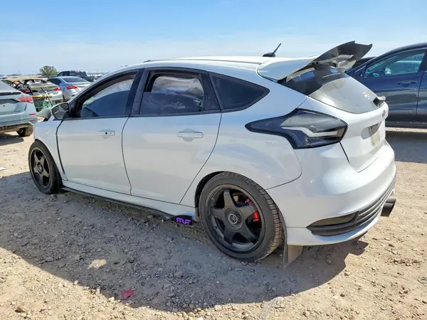 1FADP3L93JL289342 2018 FORD FOCUS - Image 2