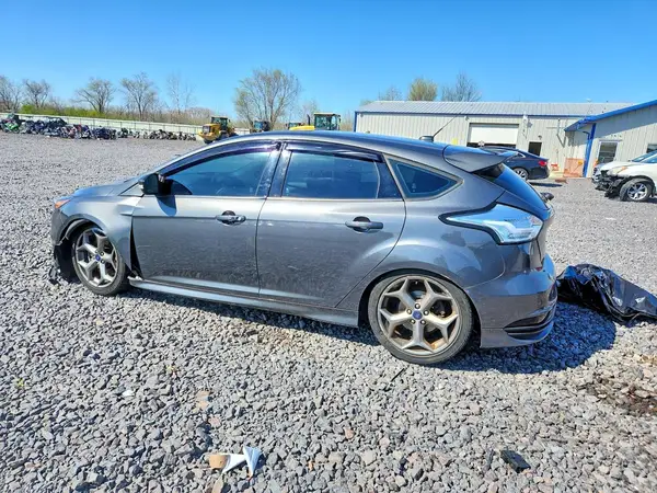 1FADP3L93JL331749 2018 FORD FOCUS - Image 2