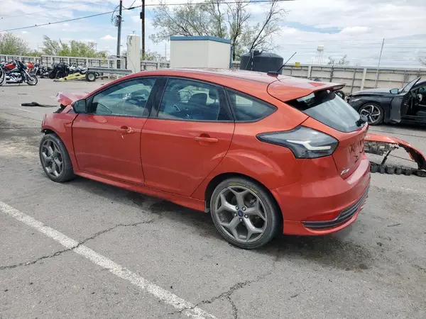 1FADP3L93JL331945 2018 FORD FOCUS - Image 2