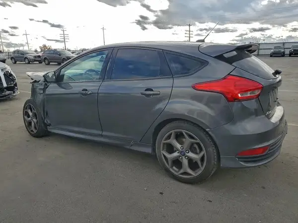 1FADP3L94JL247648 2018 FORD FOCUS - Image 2