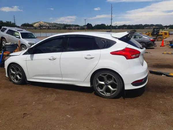 1FADP3L94JL289785 2018 FORD FOCUS - Image 2