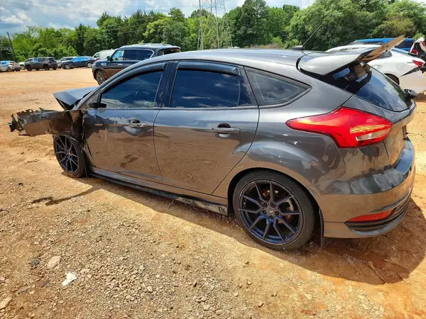 1FADP3L94JL306911 2018 FORD FOCUS - Image 2