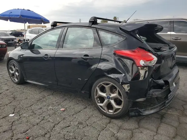 1FADP3L94JL332439 2018 FORD FOCUS - Image 2