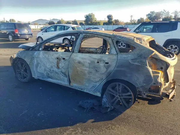 1FADP3L95GL268288 2016 FORD FOCUS - Image 2
