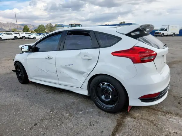 1FADP3L95HL260466 2017 FORD FOCUS - Image 2