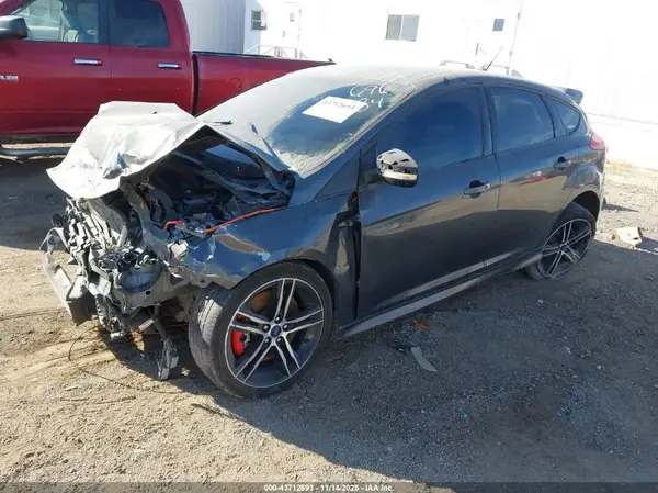 1FADP3L95HL260502 2017 FORD FOCUS ST - Image 2
