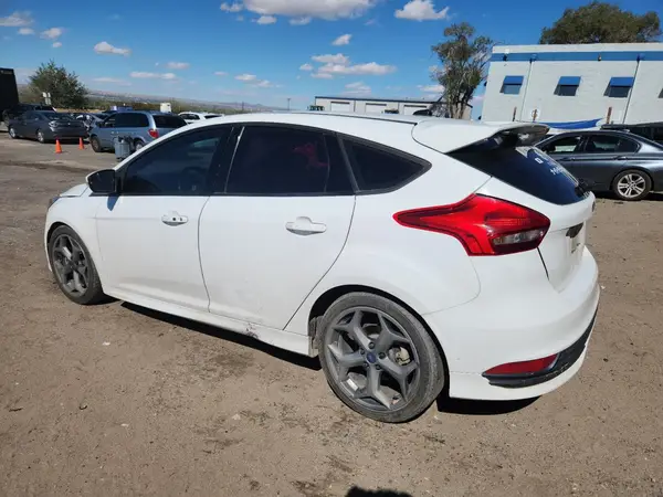 1FADP3L95JL229076 2018 FORD FOCUS - Image 2