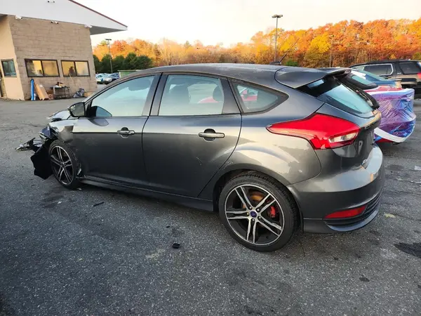 1FADP3L95JL233791 2018 FORD FOCUS - Image 2