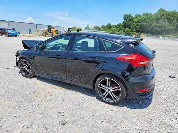 1FADP3L95JL266113 2018 FORD FOCUS - Image 2