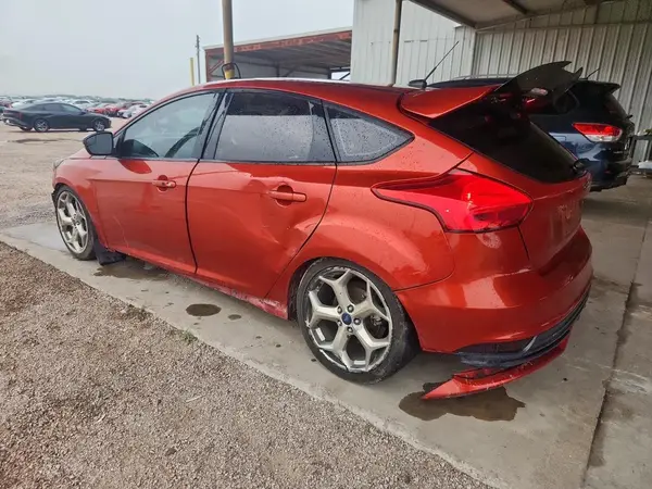 1FADP3L95JL268959 2018 FORD FOCUS - Image 2