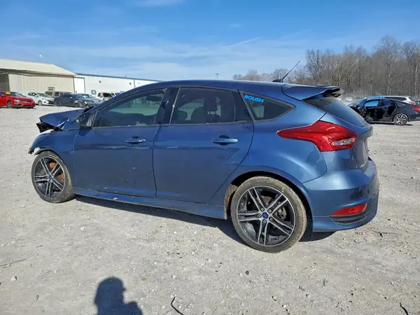 1FADP3L95JL330781 2018 FORD FOCUS - Image 2