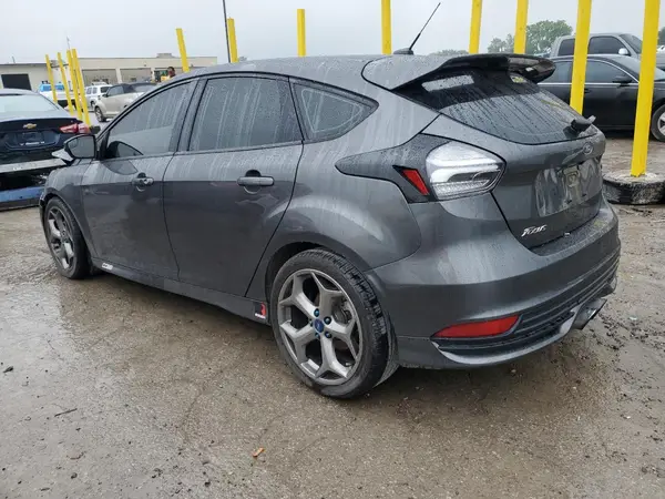 1FADP3L95JL332305 2018 FORD FOCUS - Image 2