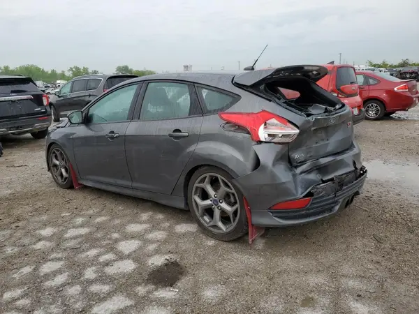 1FADP3L95JL332594 2018 FORD FOCUS - Image 2