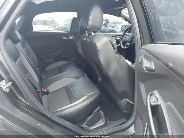 1FADP3L96JL215767 2018 FORD FOCUS - Image 8