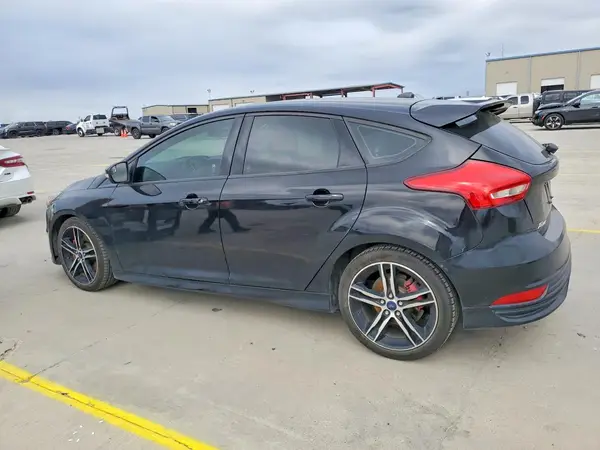 1FADP3L96JL240216 2018 FORD FOCUS - Image 2