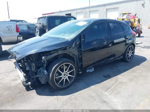 1FADP3L96JL304660 2018 FORD FOCUS ST - Image 2