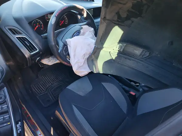 1FADP3L96JL332166 2018 FORD FOCUS - Image 8