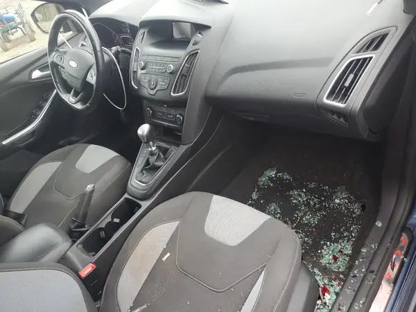 1FADP3L96JL332393 2018 FORD FOCUS - Image 8