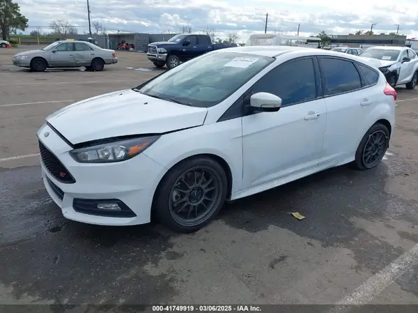 1FADP3L97HL255303 2017 FORD FOCUS - Image 2