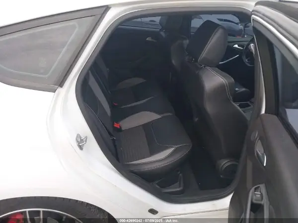 1FADP3L97HL257326 2017 FORD FOCUS ST - Image 8