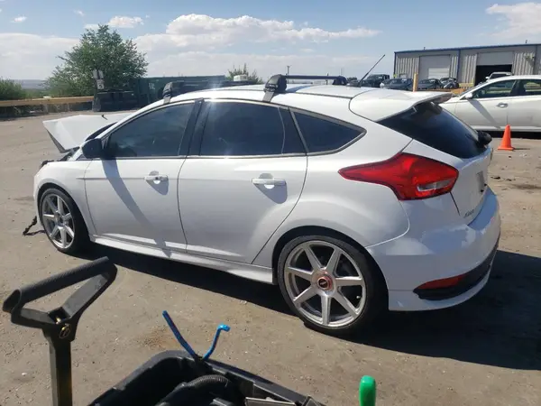 1FADP3L97JL289800 2018 FORD FOCUS - Image 2