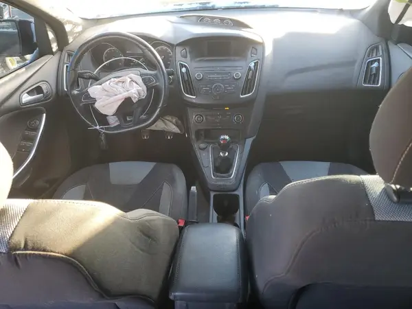 1FADP3L97JL332547 2018 FORD FOCUS - Image 8