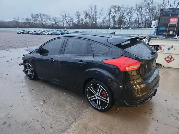 1FADP3L98JL257759 2018 FORD FOCUS - Image 2