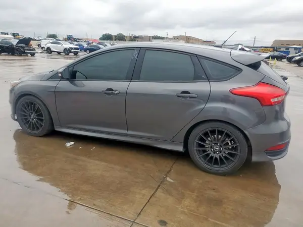1FADP3L98JL332556 2018 FORD FOCUS - Image 2