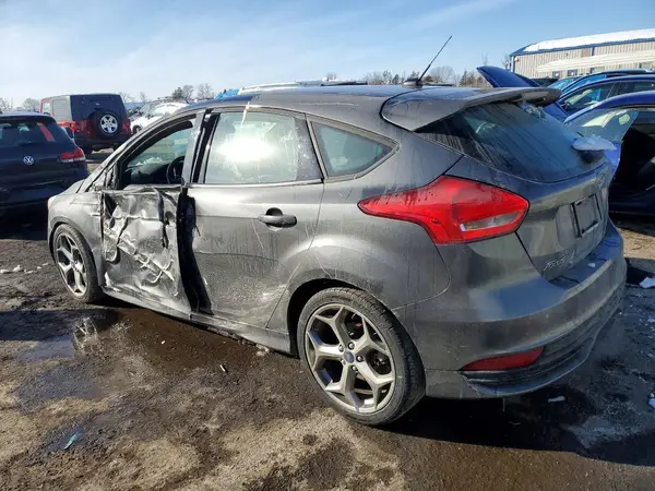 1FADP3L99JL226066 2018 FORD FOCUS - Image 2