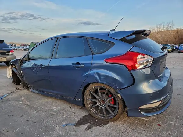 1FADP3L99JL229839 2018 FORD FOCUS - Image 2
