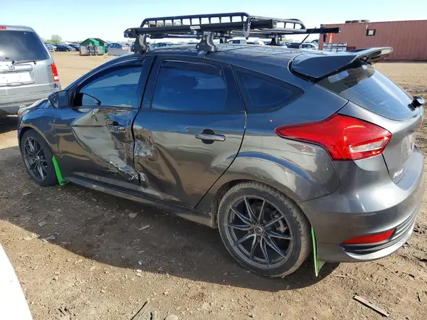 1FADP3L99JL256152 2018 FORD FOCUS - Image 2