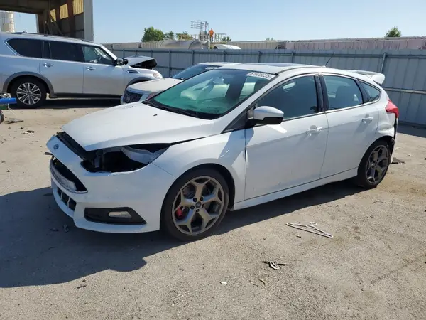 1FADP3L99JL332646 2018 FORD FOCUS - Image 1
