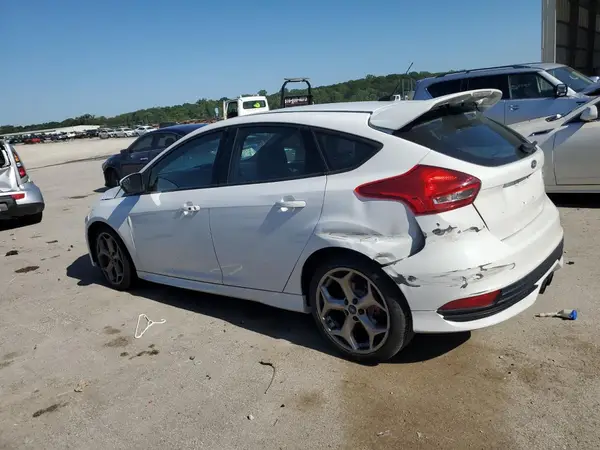 1FADP3L99JL332646 2018 FORD FOCUS - Image 2
