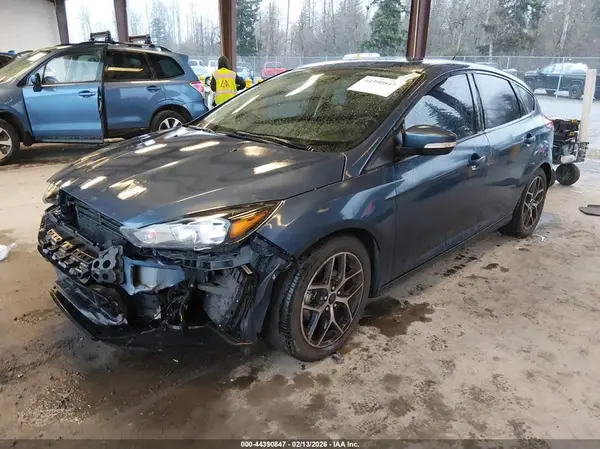 1FADP3M20JL231058 2018 FORD FOCUS - Image 2