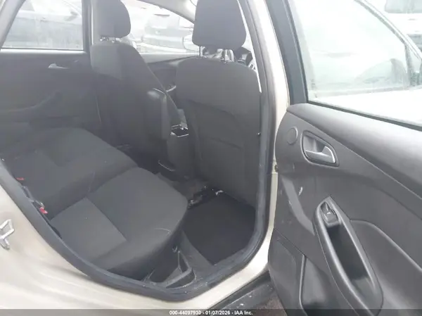 1FADP3M20JL235157 2018 FORD FOCUS - Image 8