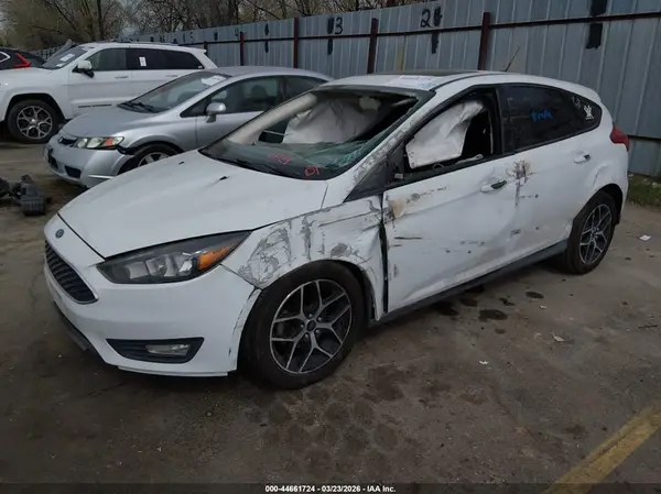 1FADP3M20JL326705 2018 FORD FOCUS - Image 2