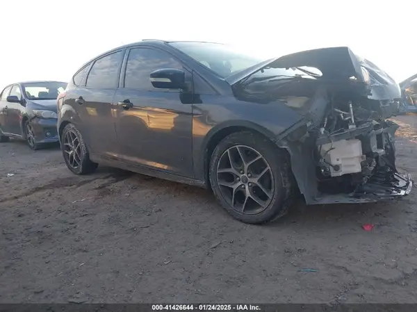 1FADP3M21HL338744 2017 FORD FOCUS - Image 1